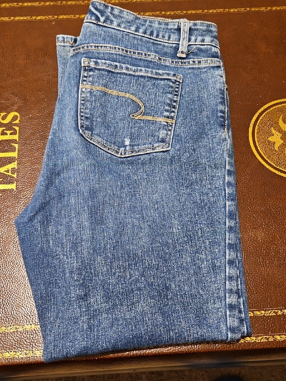 Time and Tru Women's Straight Leg Blue Denim Jeans